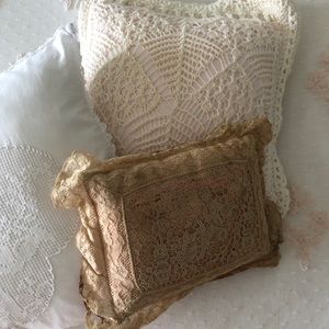 Vintage decor pillows